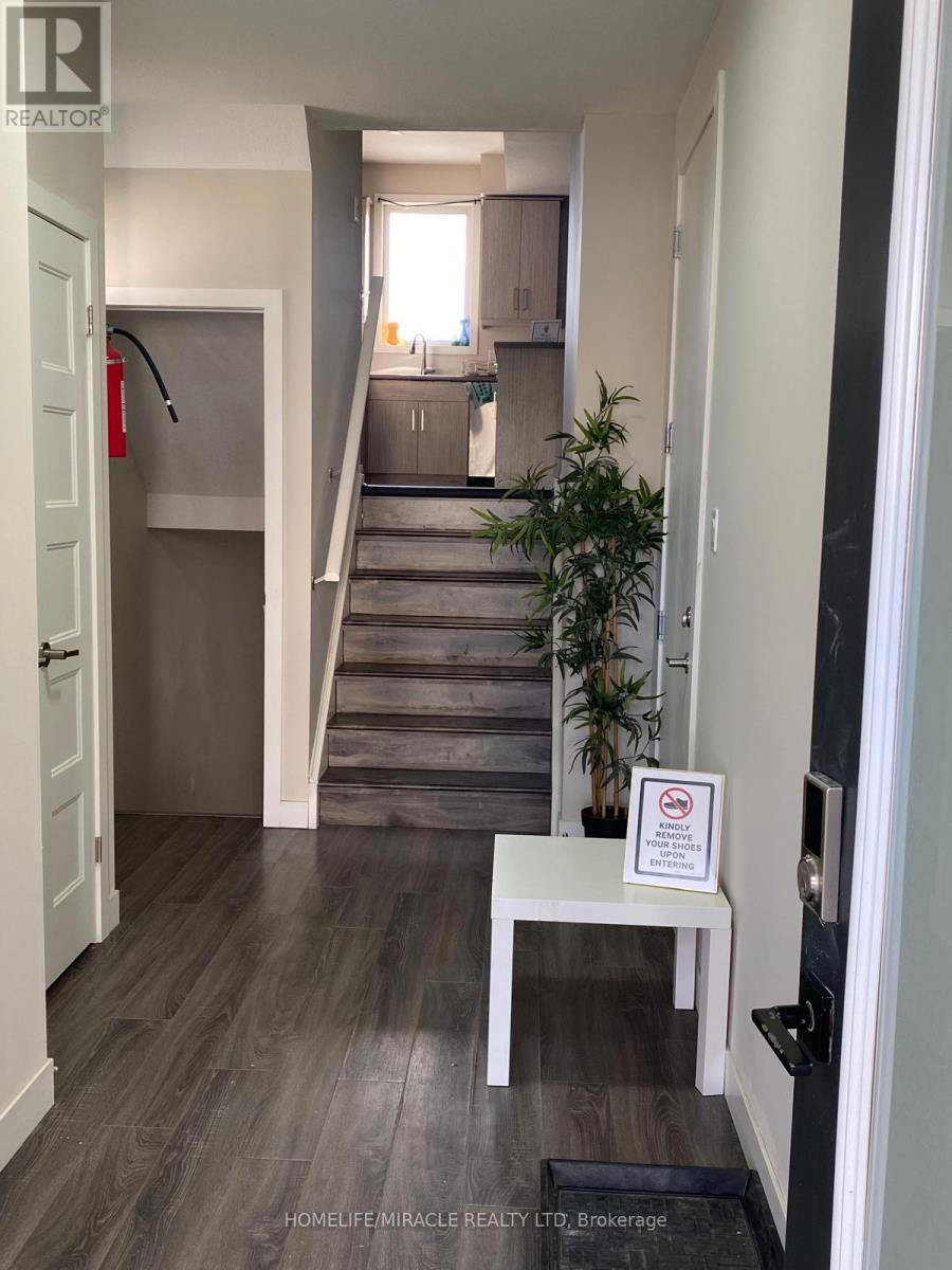 939 WEST VILLAGE SQUARE - 6