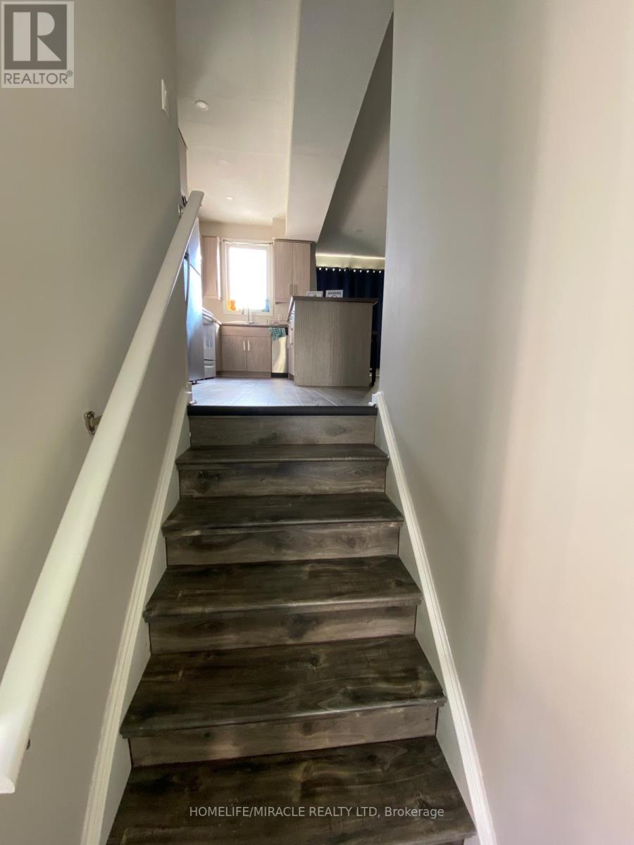 939 WEST VILLAGE SQUARE - 7