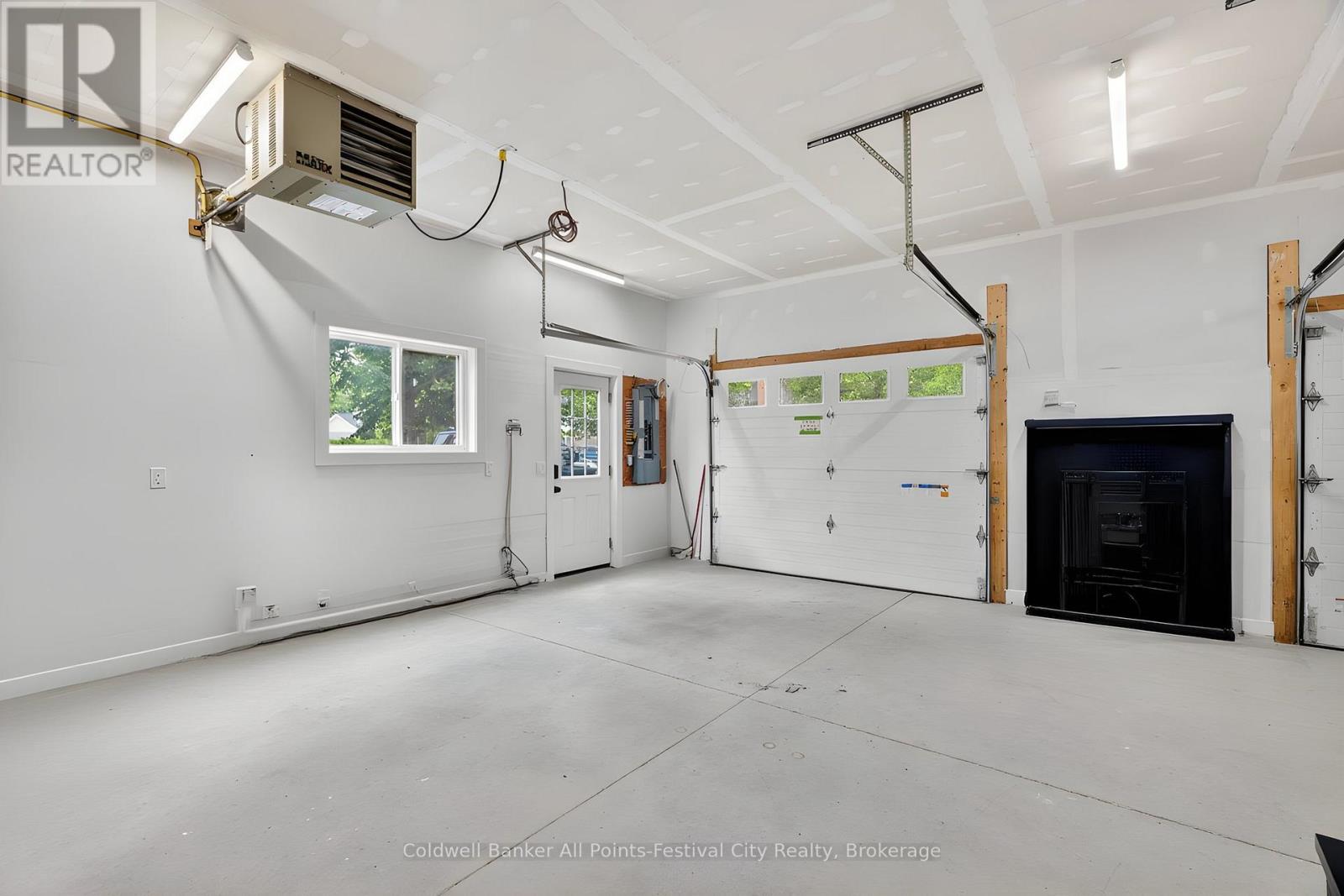 30 BLUEWATER DRIVE - 29