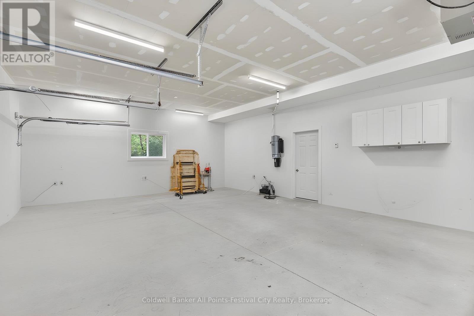 30 BLUEWATER DRIVE - 31
