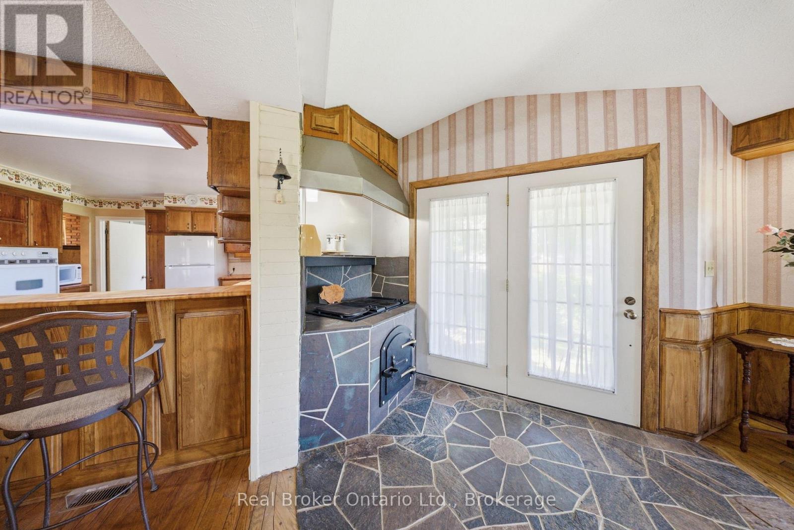 800 TREMAINE AVENUE S - Image 16