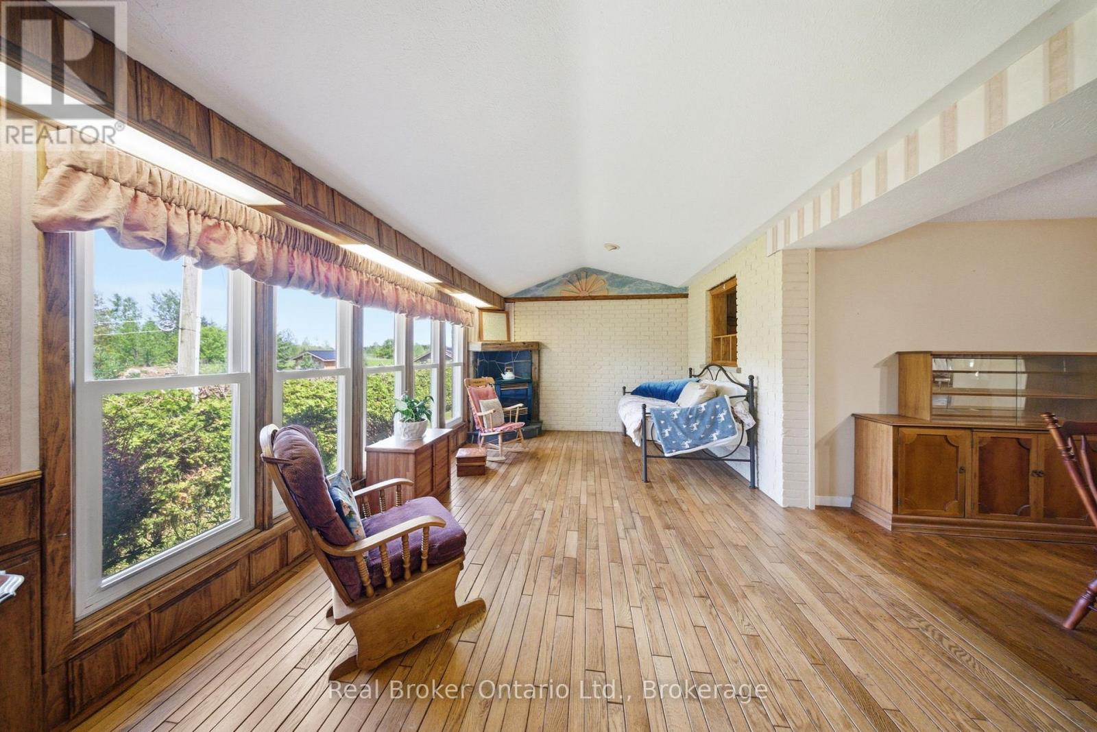 800 TREMAINE AVENUE S - Image 17