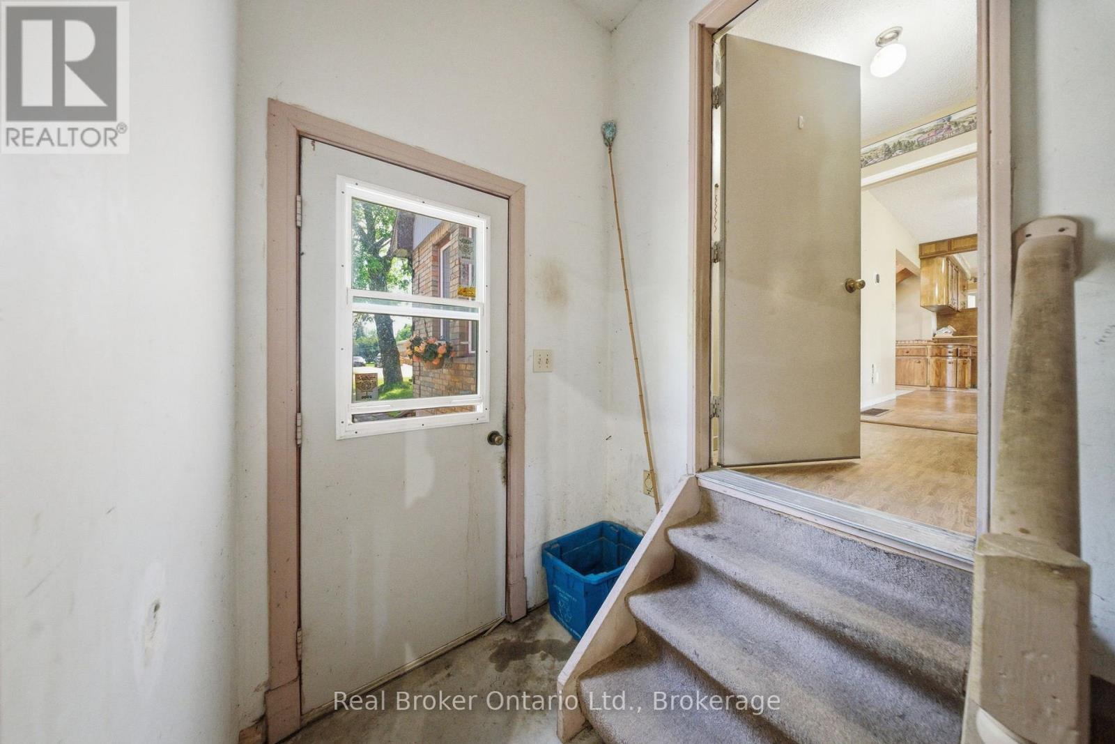800 TREMAINE AVENUE S - Image 32