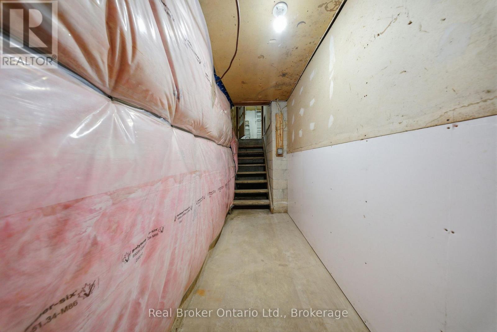 800 TREMAINE AVENUE S - Image 33