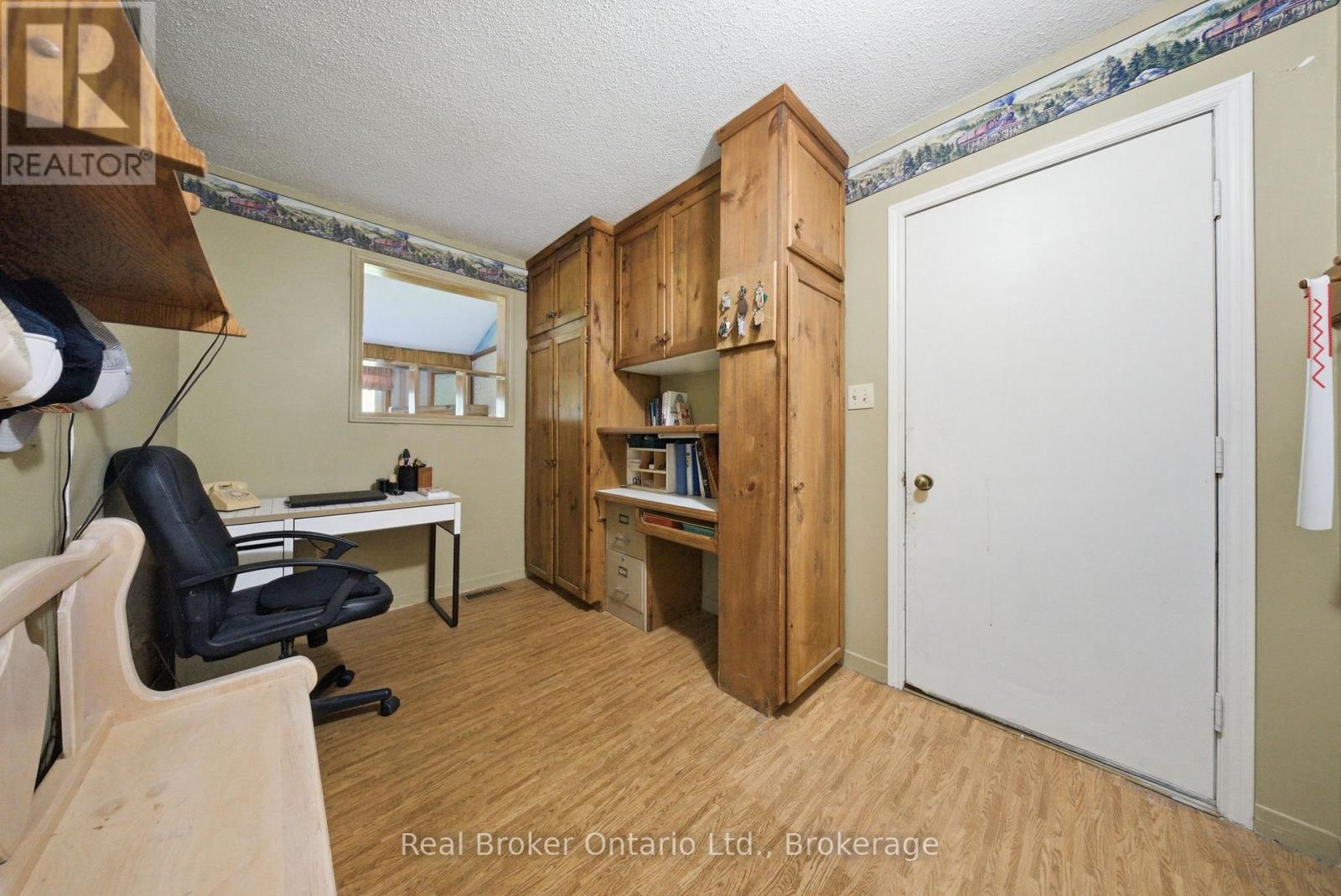 800 TREMAINE AVENUE S - Image 34