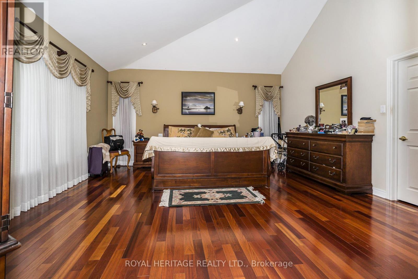 527 ROUGEMOUNT DRIVE - 13