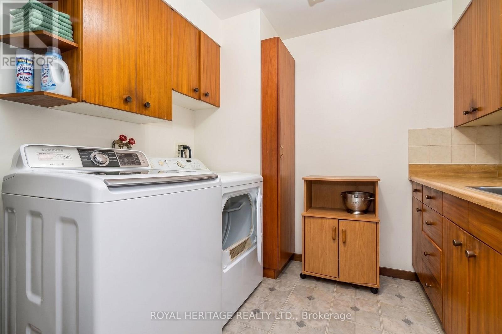 527 ROUGEMOUNT DRIVE - 20
