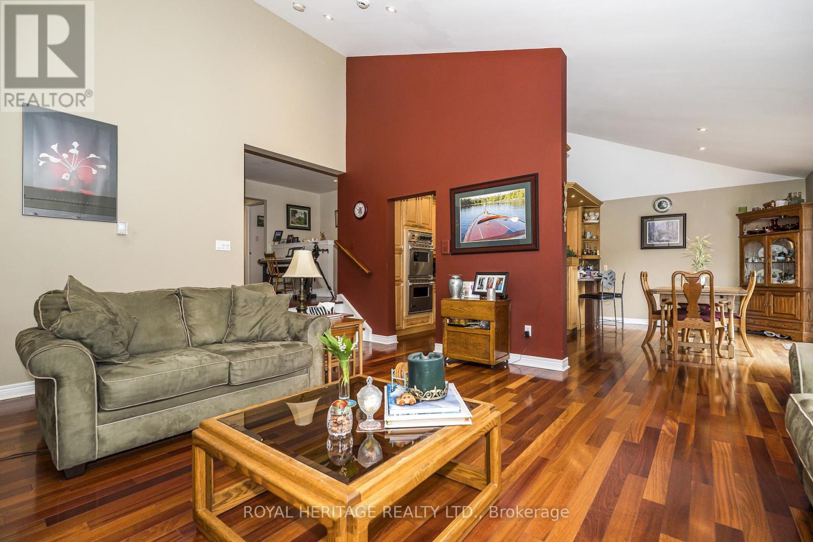 527 ROUGEMOUNT DRIVE - 8