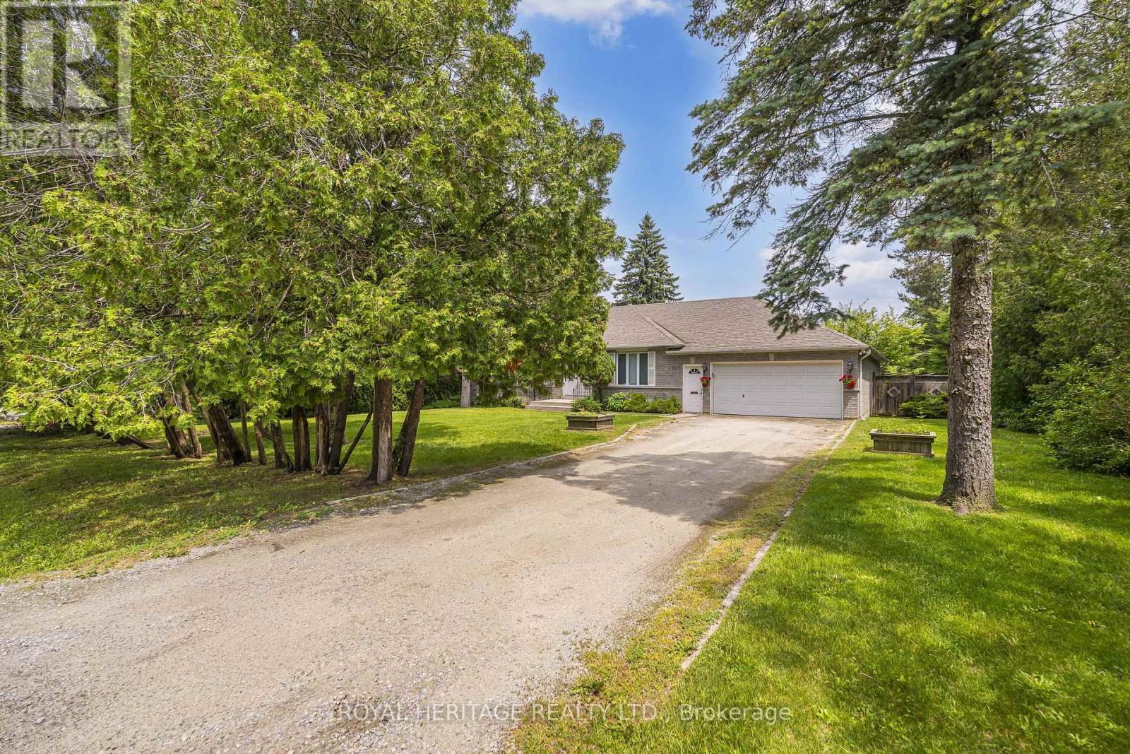 527 ROUGEMOUNT DRIVE - 29