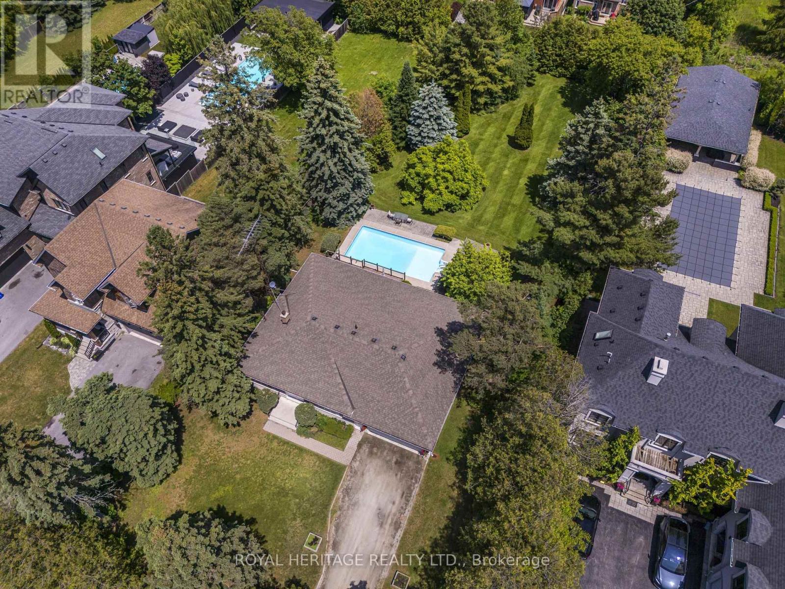 527 ROUGEMOUNT DRIVE - 3