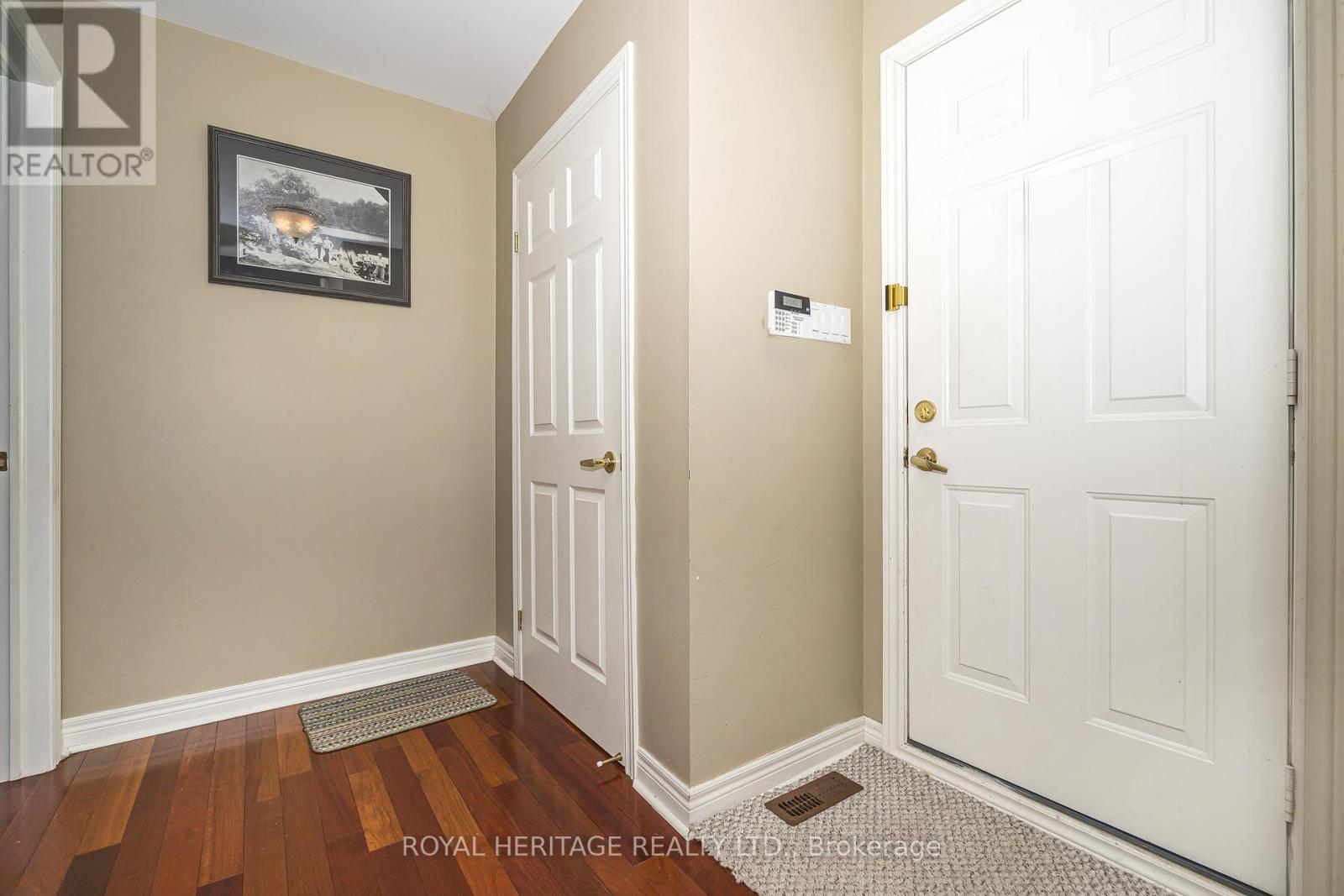 527 ROUGEMOUNT DRIVE - 12