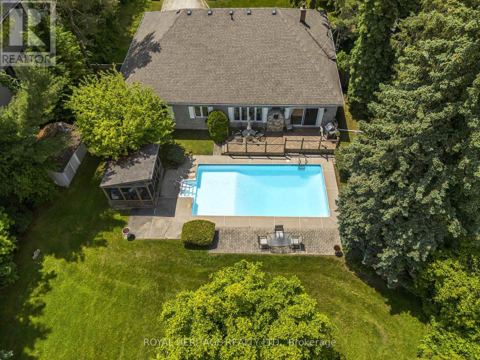 527 ROUGEMOUNT DRIVE - 2