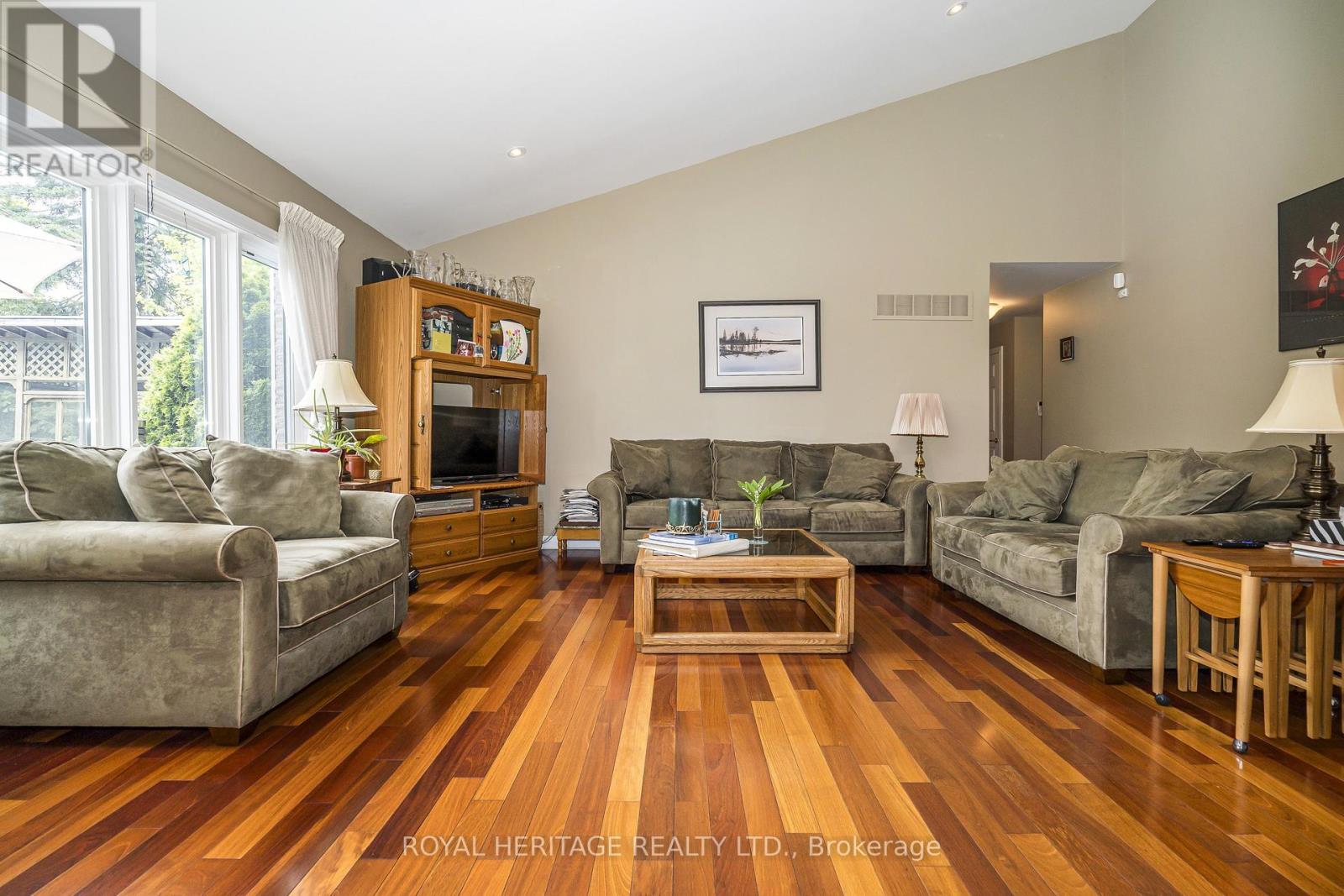 527 ROUGEMOUNT DRIVE - Image 7
