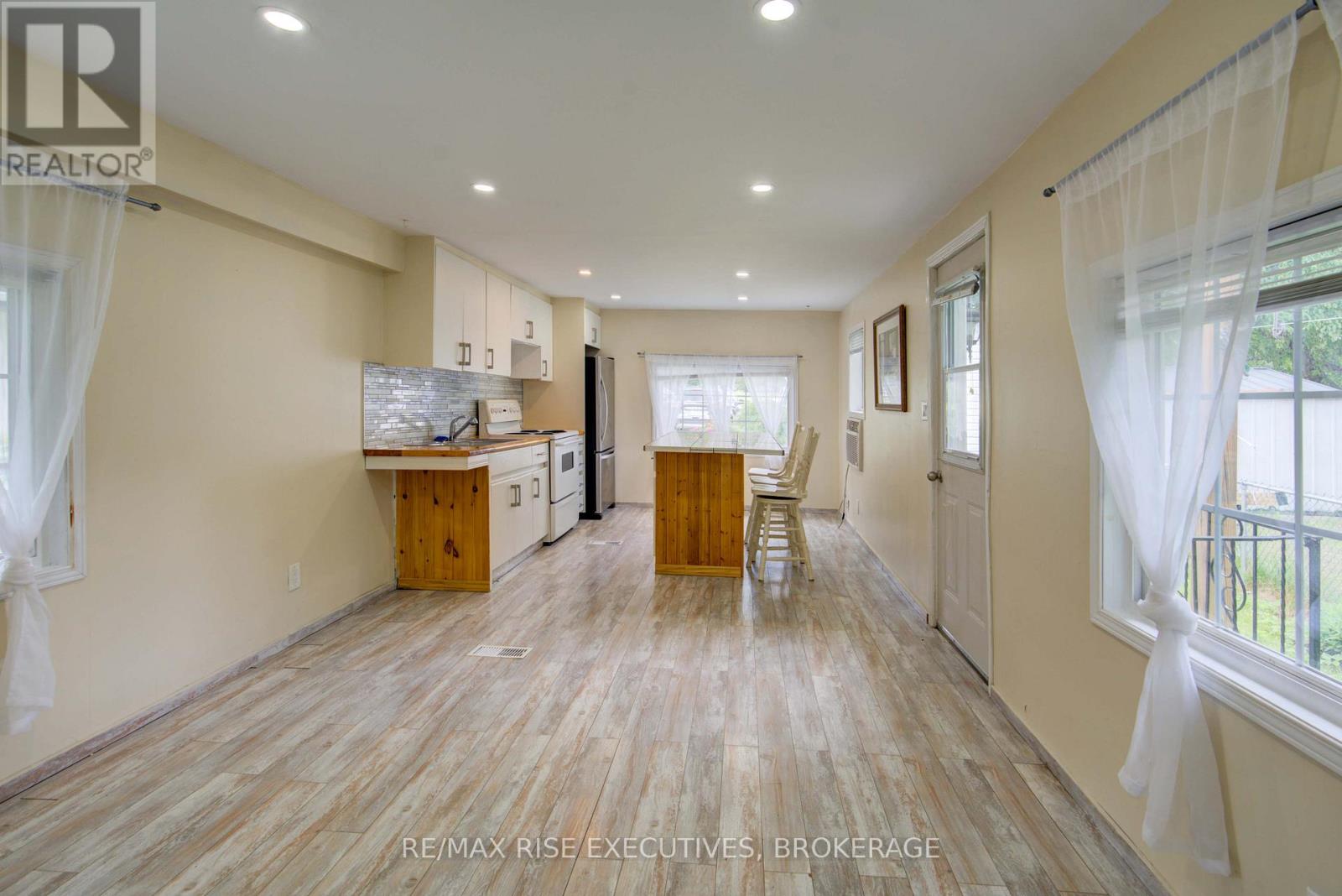 #27 104 ELLISVILLE ROAD - 7