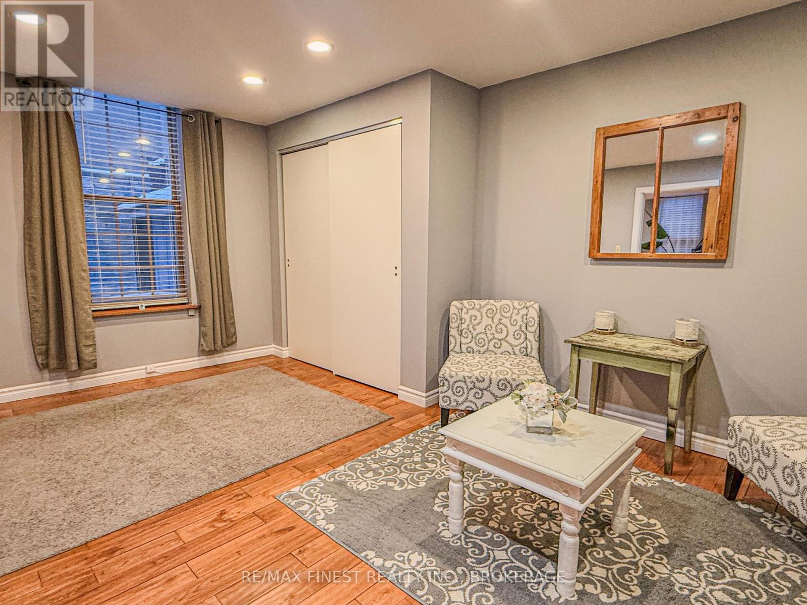 166 QUEEN STREET - 40