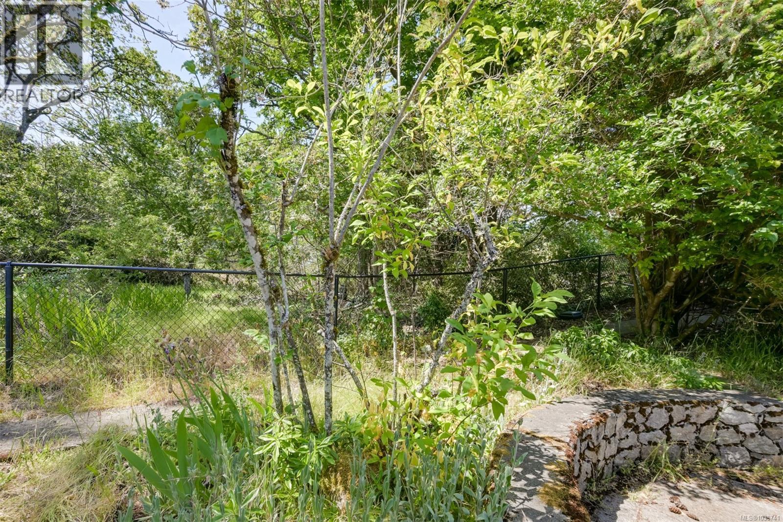 #15 3968 Cedar Hill Rd - 39