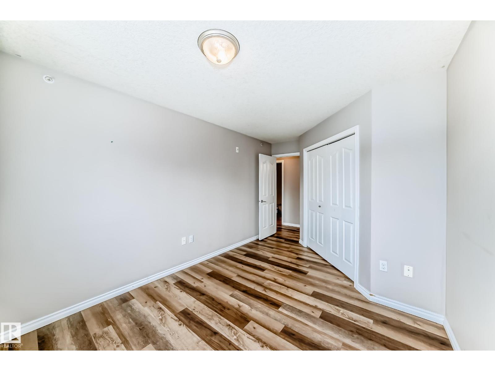 #401 10710 116 ST NW - 23