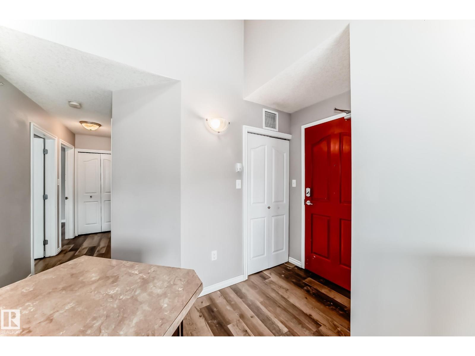 #401 10710 116 ST NW - 3
