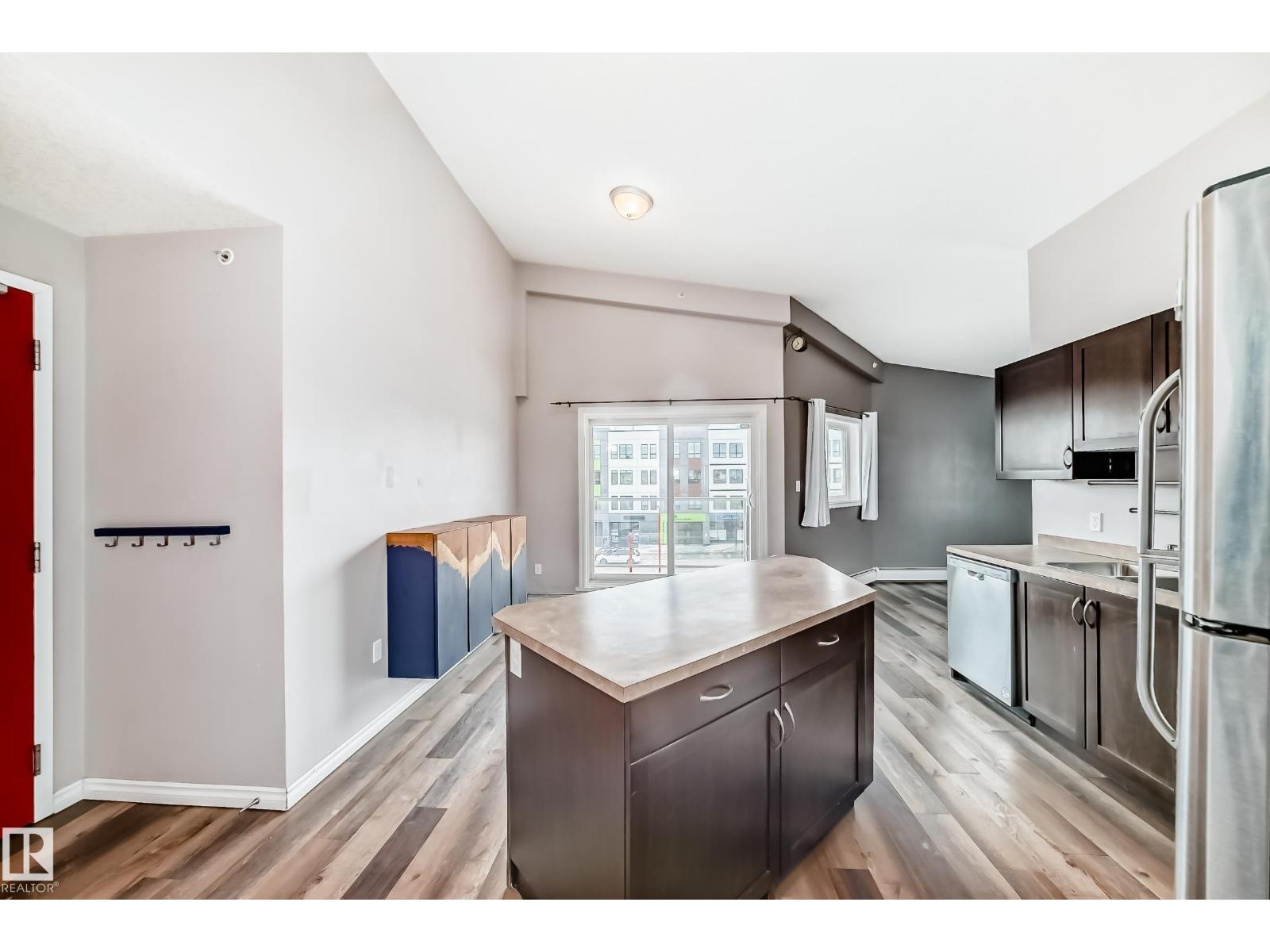 #401 10710 116 ST NW - 8