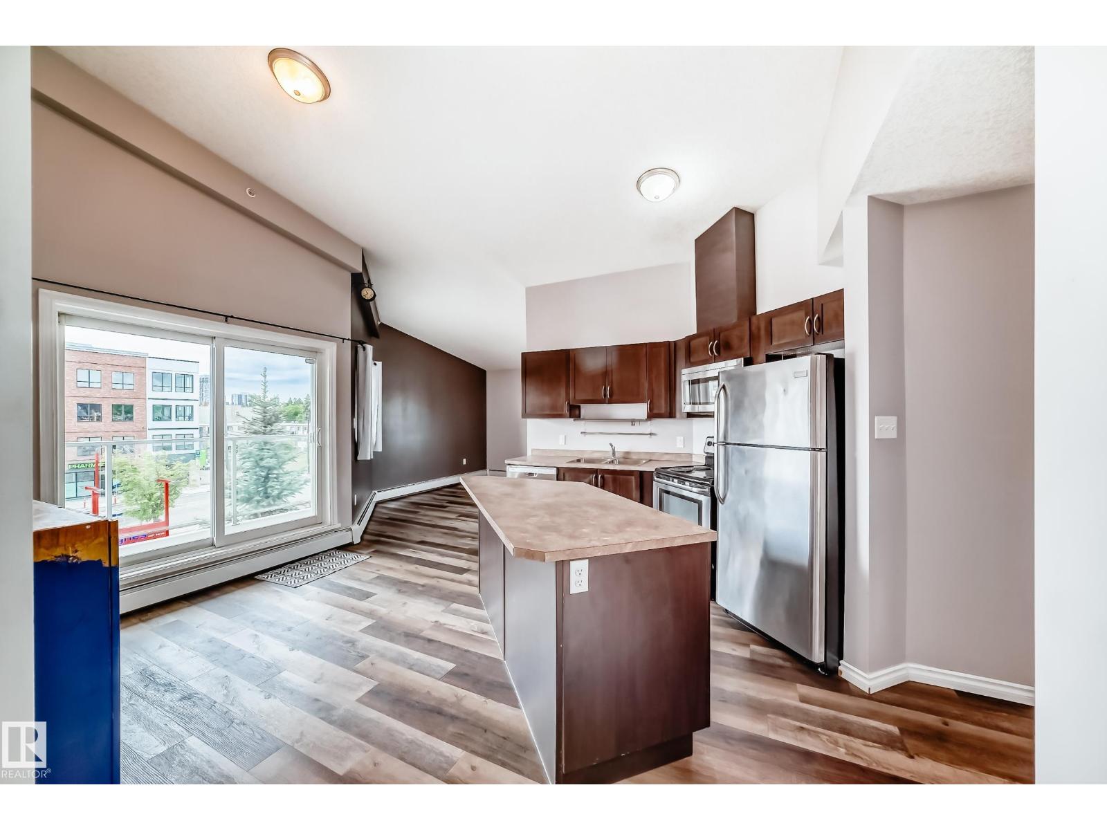 #401 10710 116 ST NW - 9