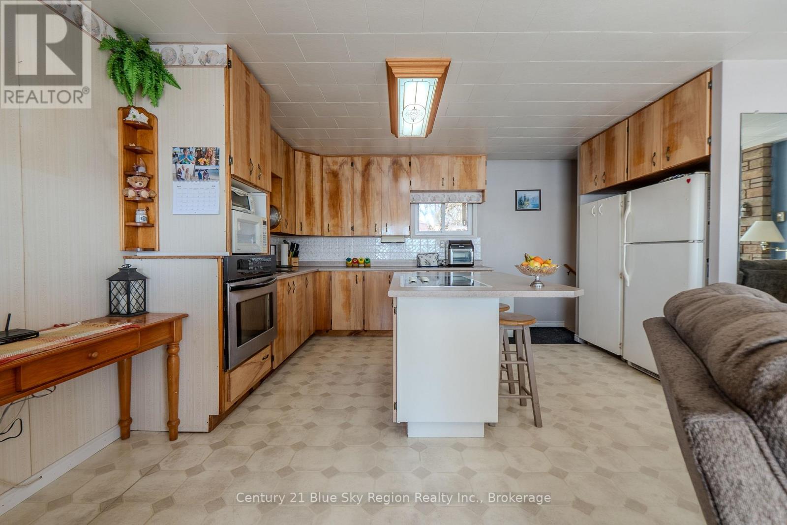 8 GERARD ROAD - 2
