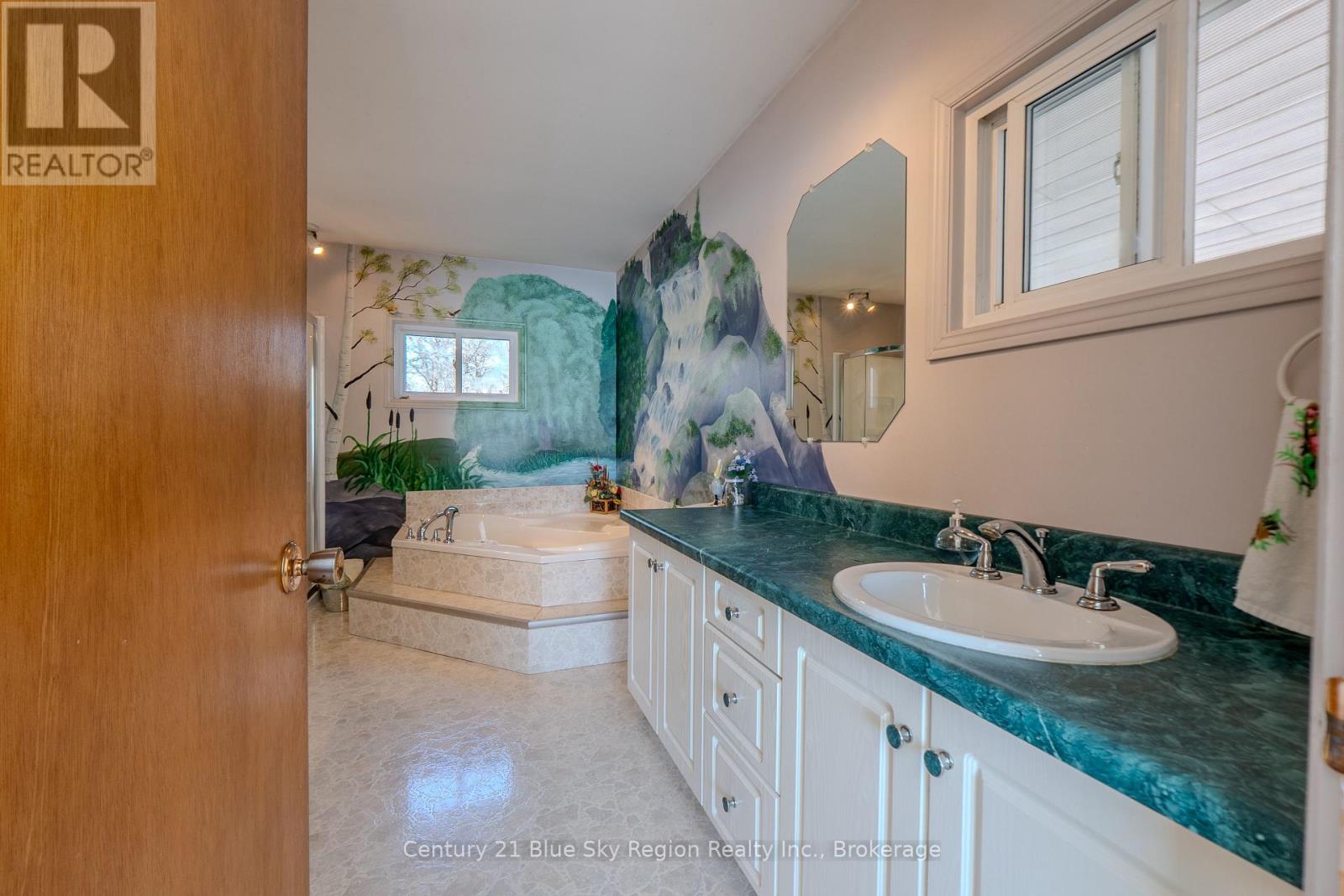8 GERARD ROAD - 17