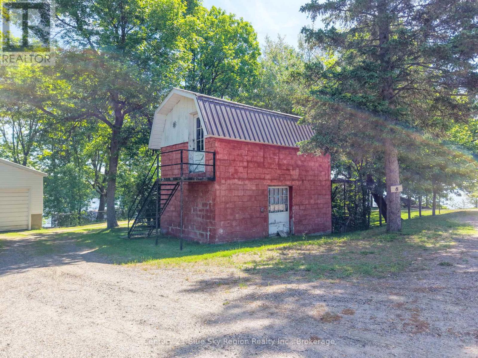 8 GERARD ROAD - 36