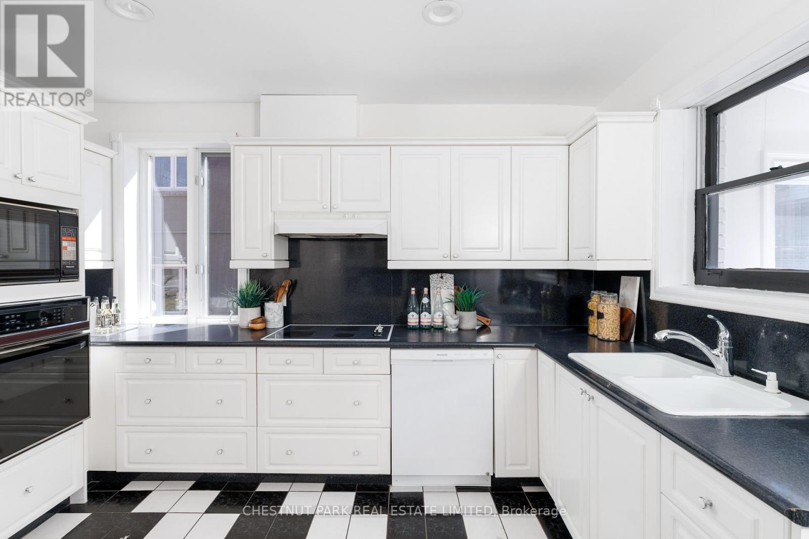 264 ORIOLE PARKWAY - 15
