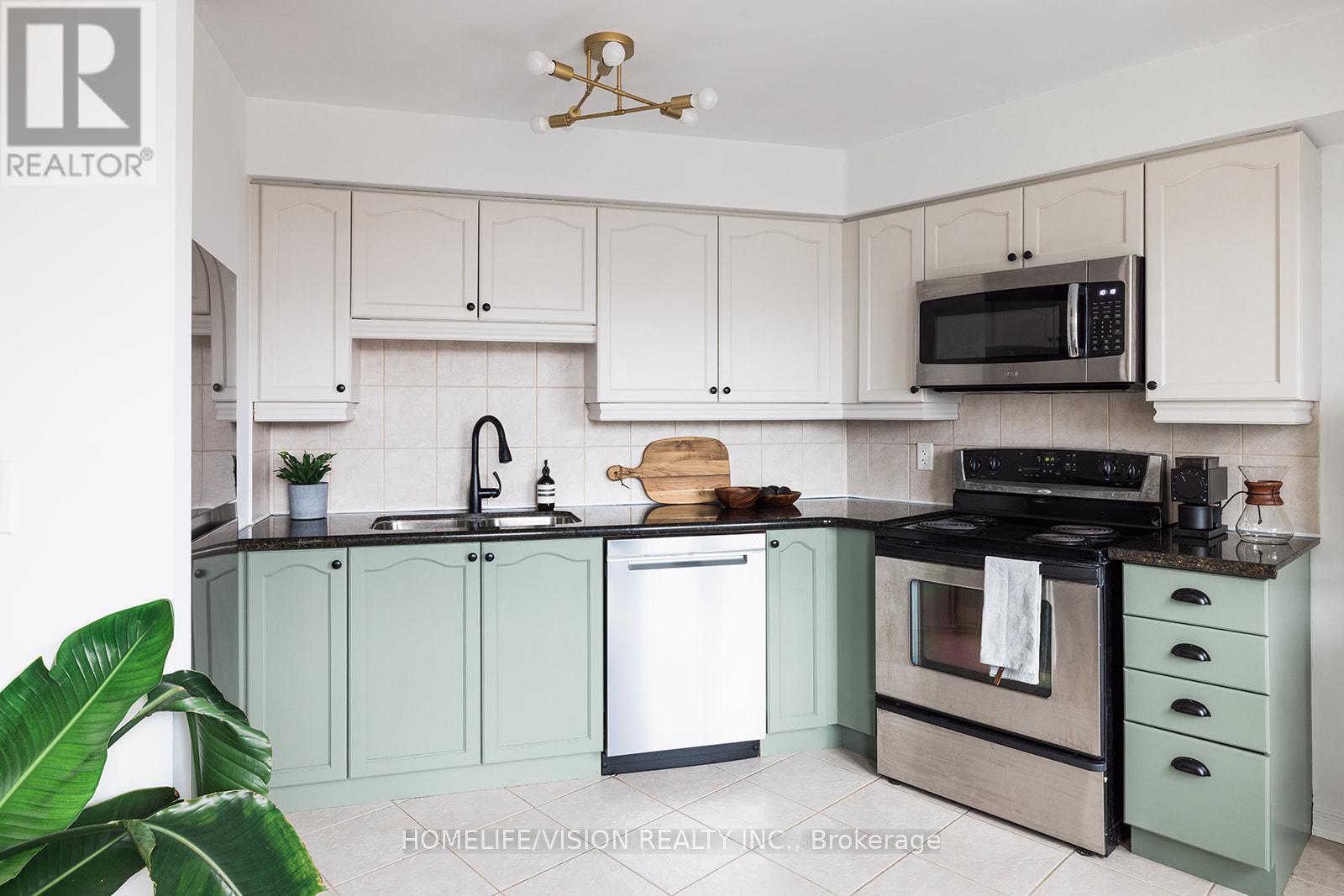 Listing photo of 902 - 18 VALLEY WOODS ROAD
