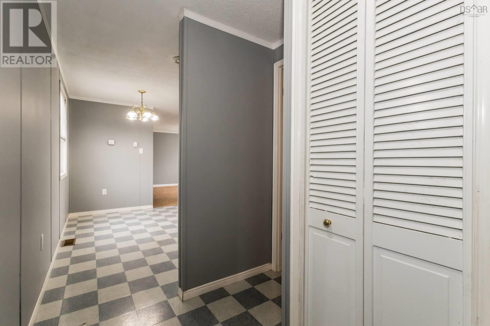 44 Douglas Avenue - 14