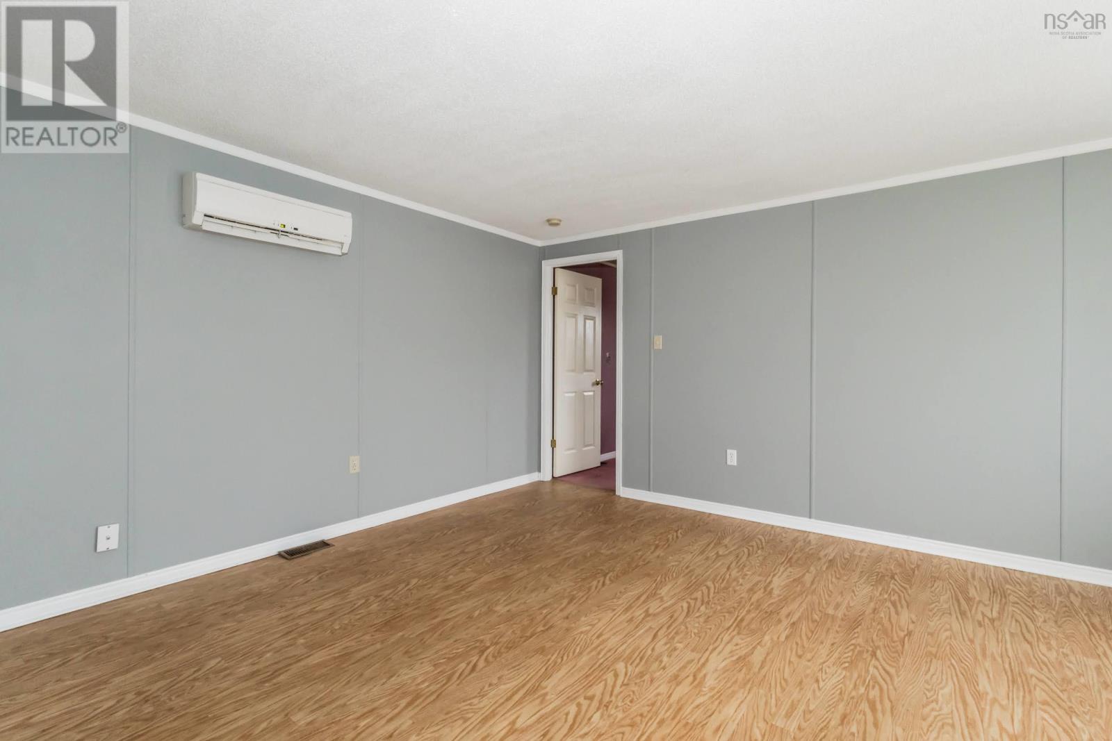 44 Douglas Avenue - 16