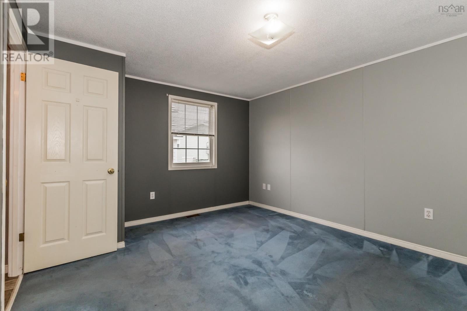44 Douglas Avenue - 18