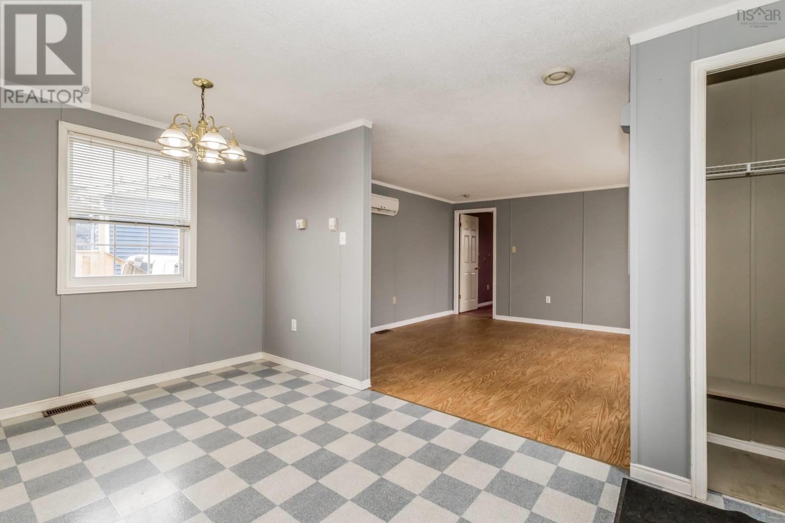 44 Douglas Avenue - 13
