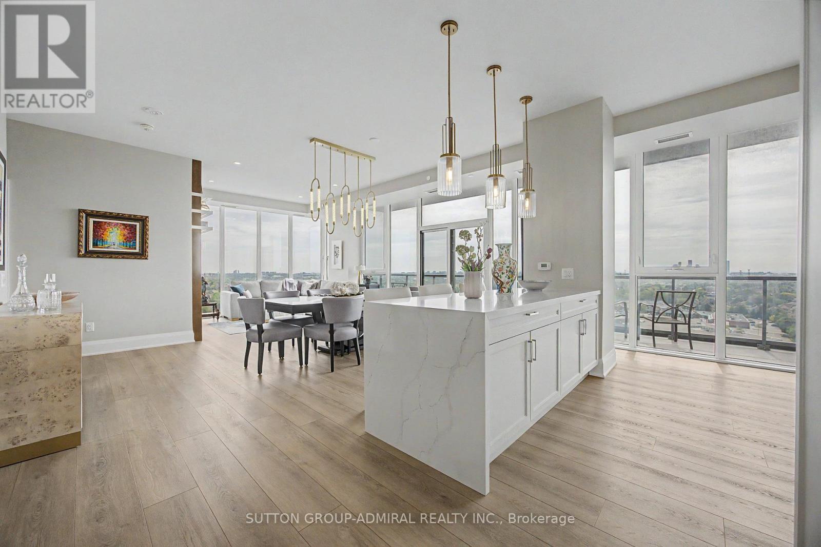 #1502 10 GATINEAU DRIVE - 1
