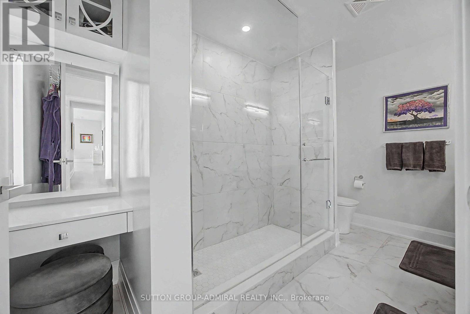 #1502 10 GATINEAU DRIVE - 14
