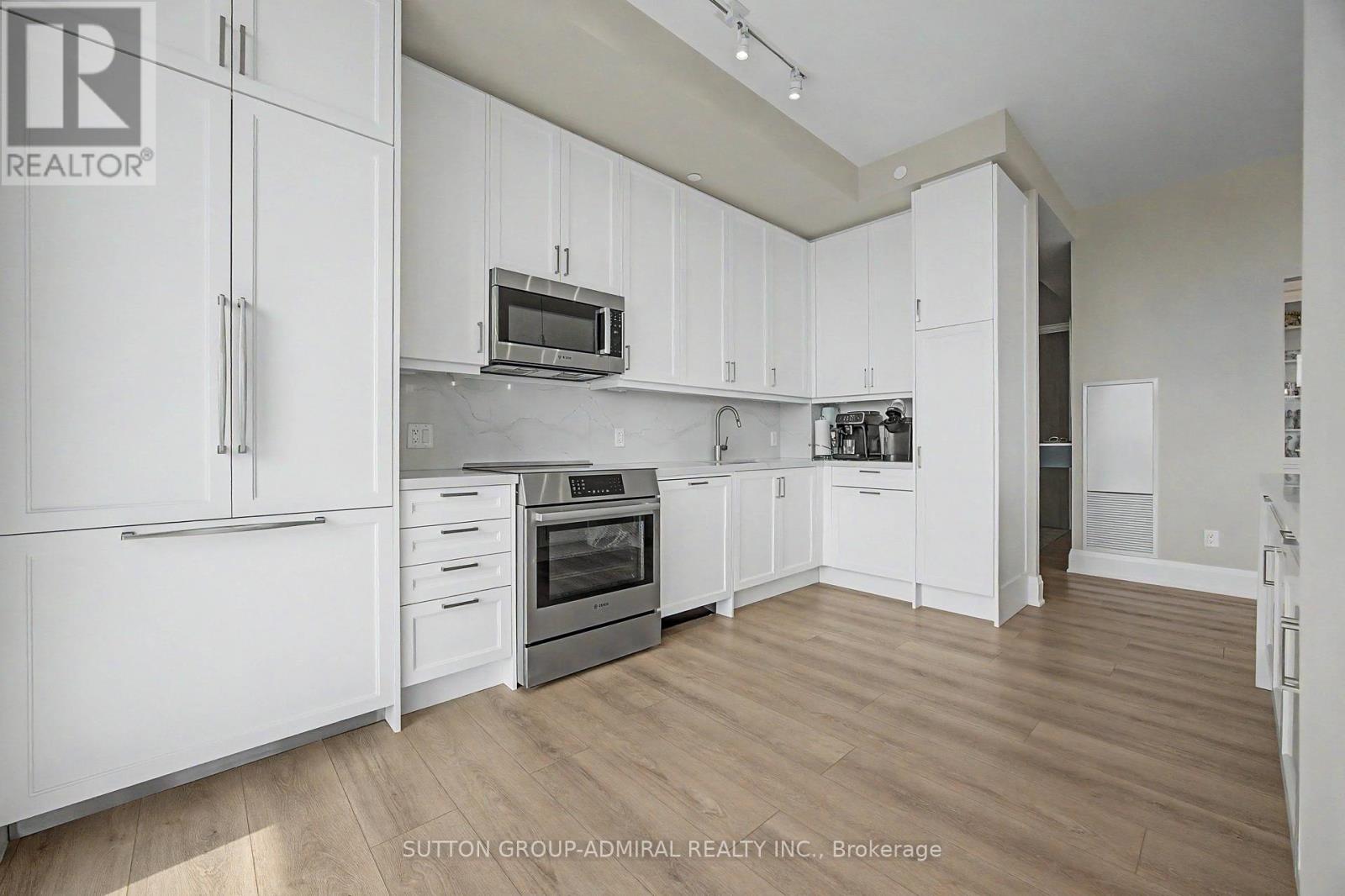 #1502 10 GATINEAU DRIVE - 15