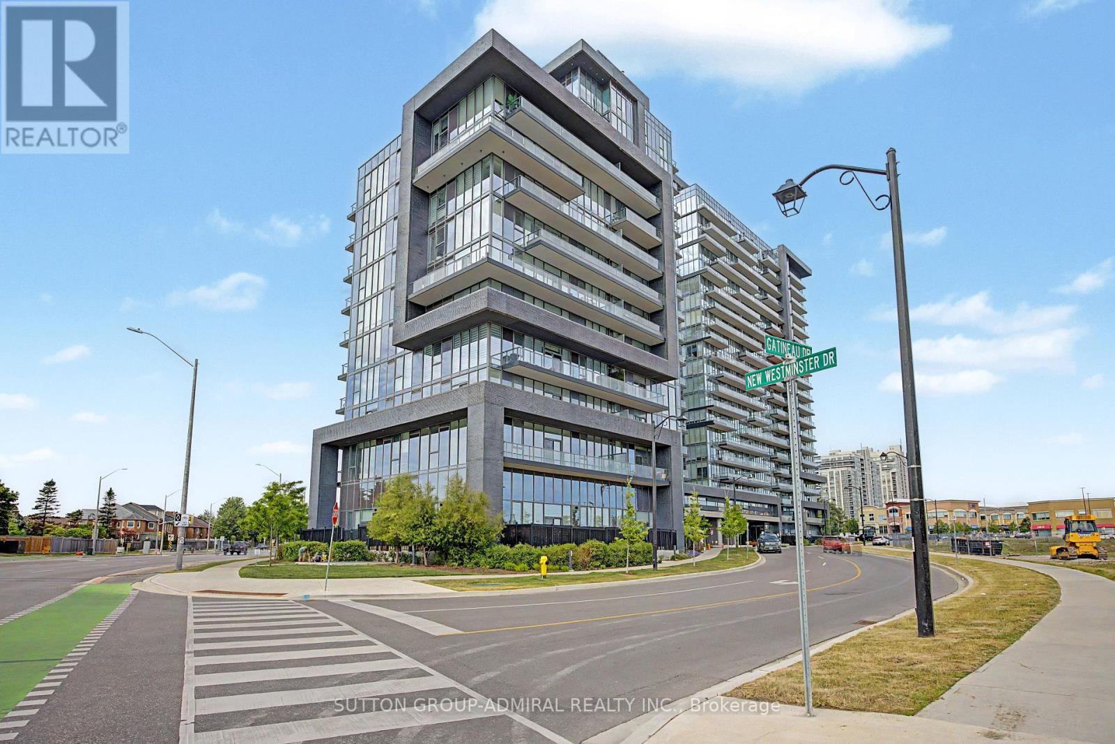 #1502 10 GATINEAU DRIVE - 19