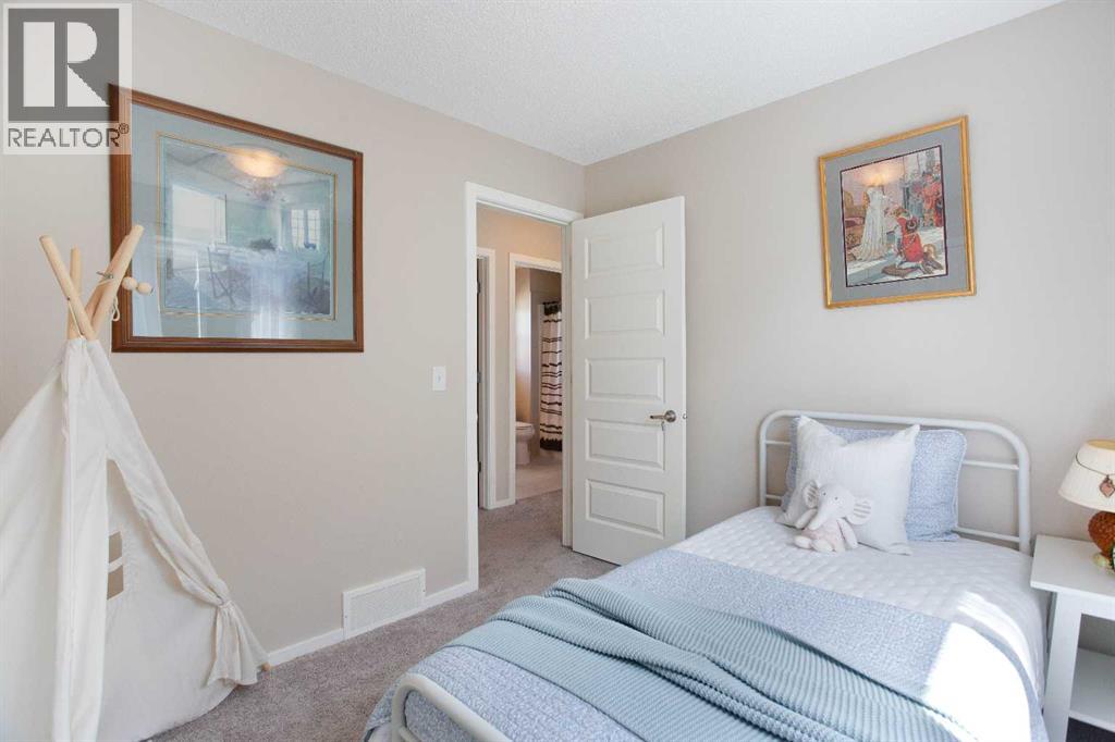1765 Baywater Road SW — photo 23
