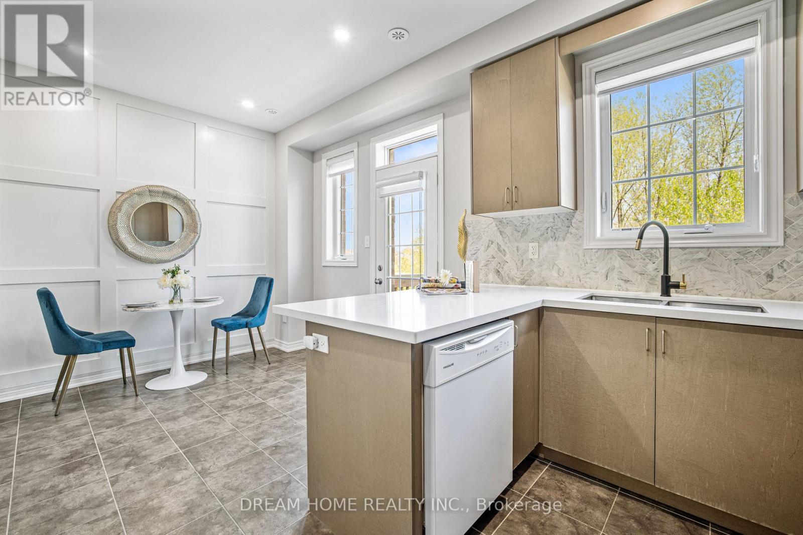46 ROY GROVE WAY - 11