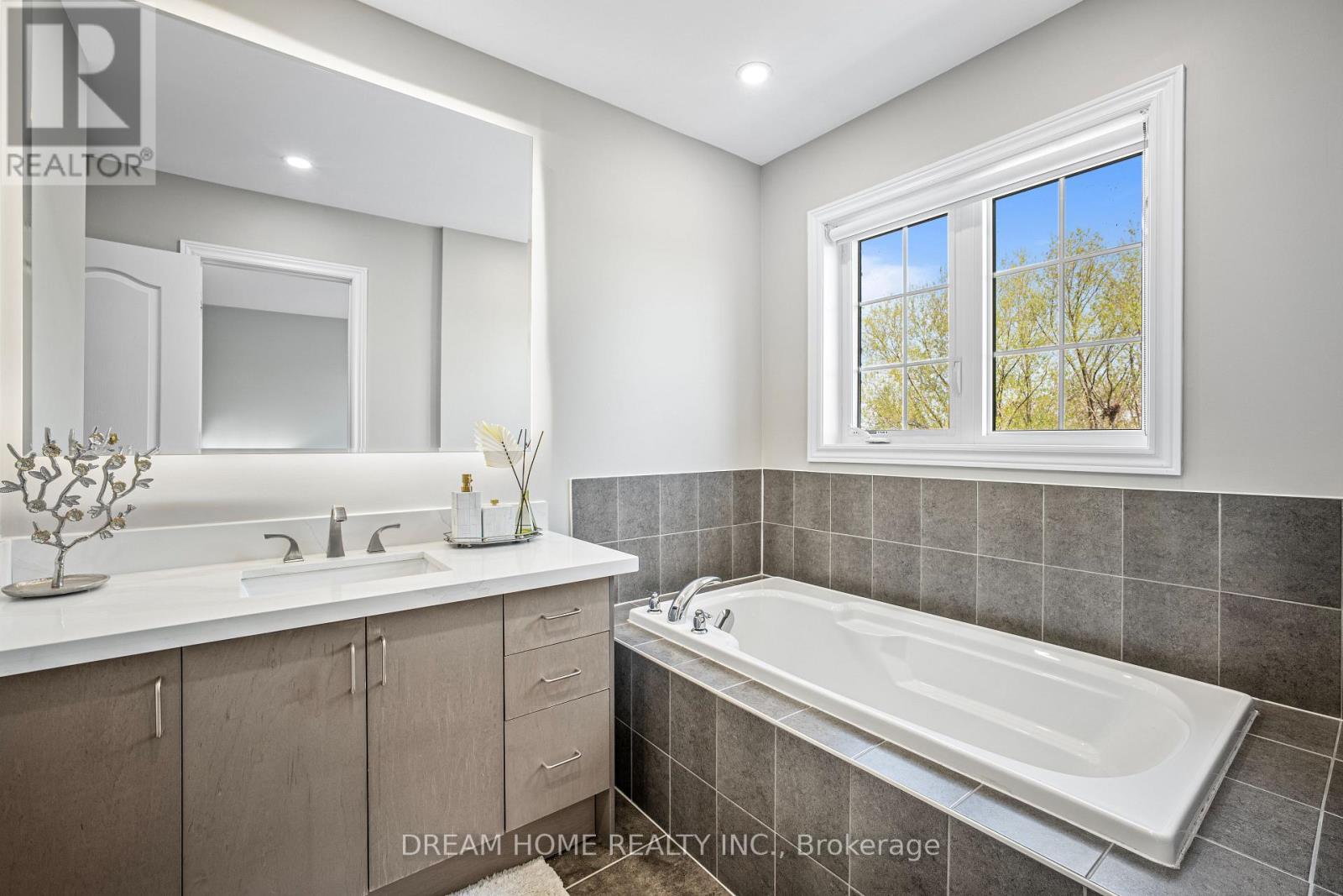 46 ROY GROVE WAY - 21