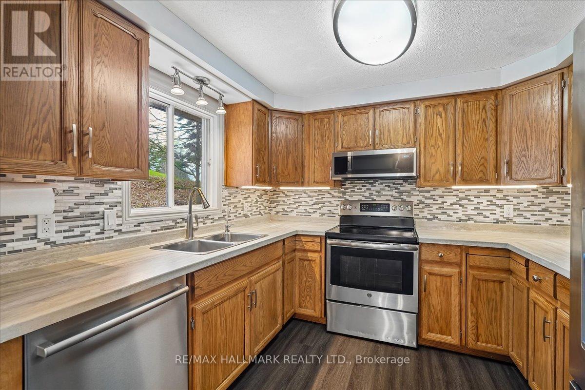 9 PINETREE COURT - 14