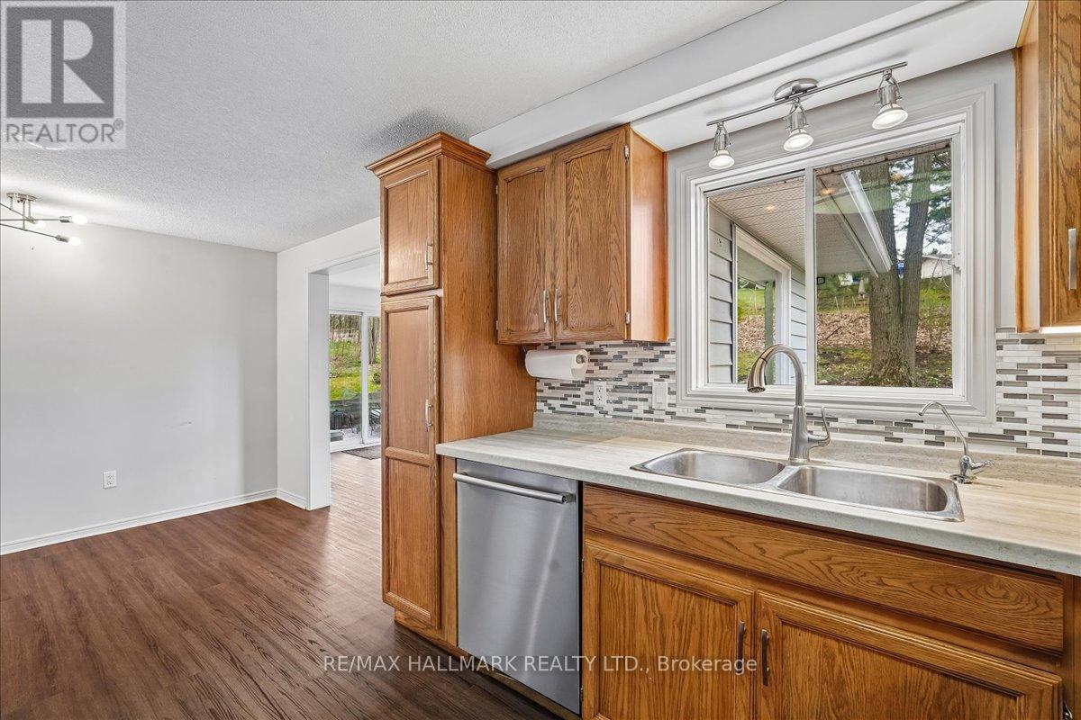 9 PINETREE COURT - 15