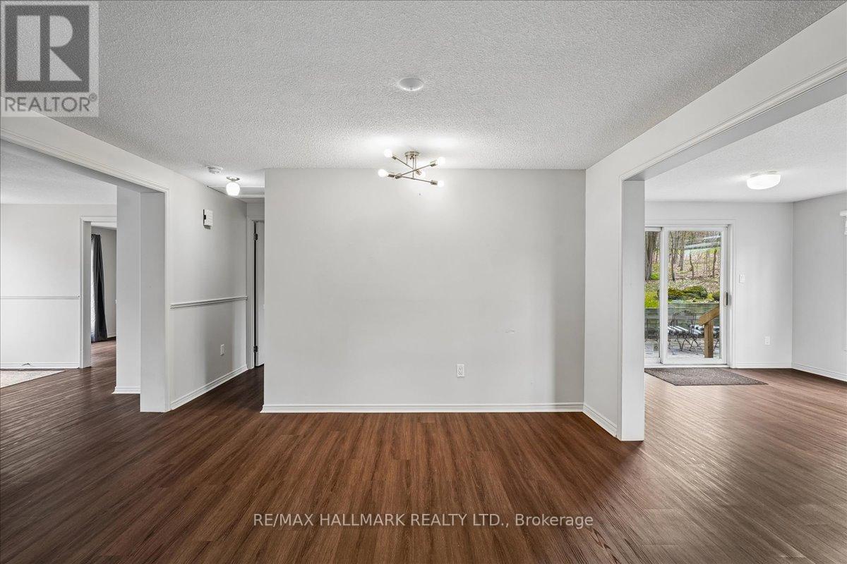 9 PINETREE COURT - 16