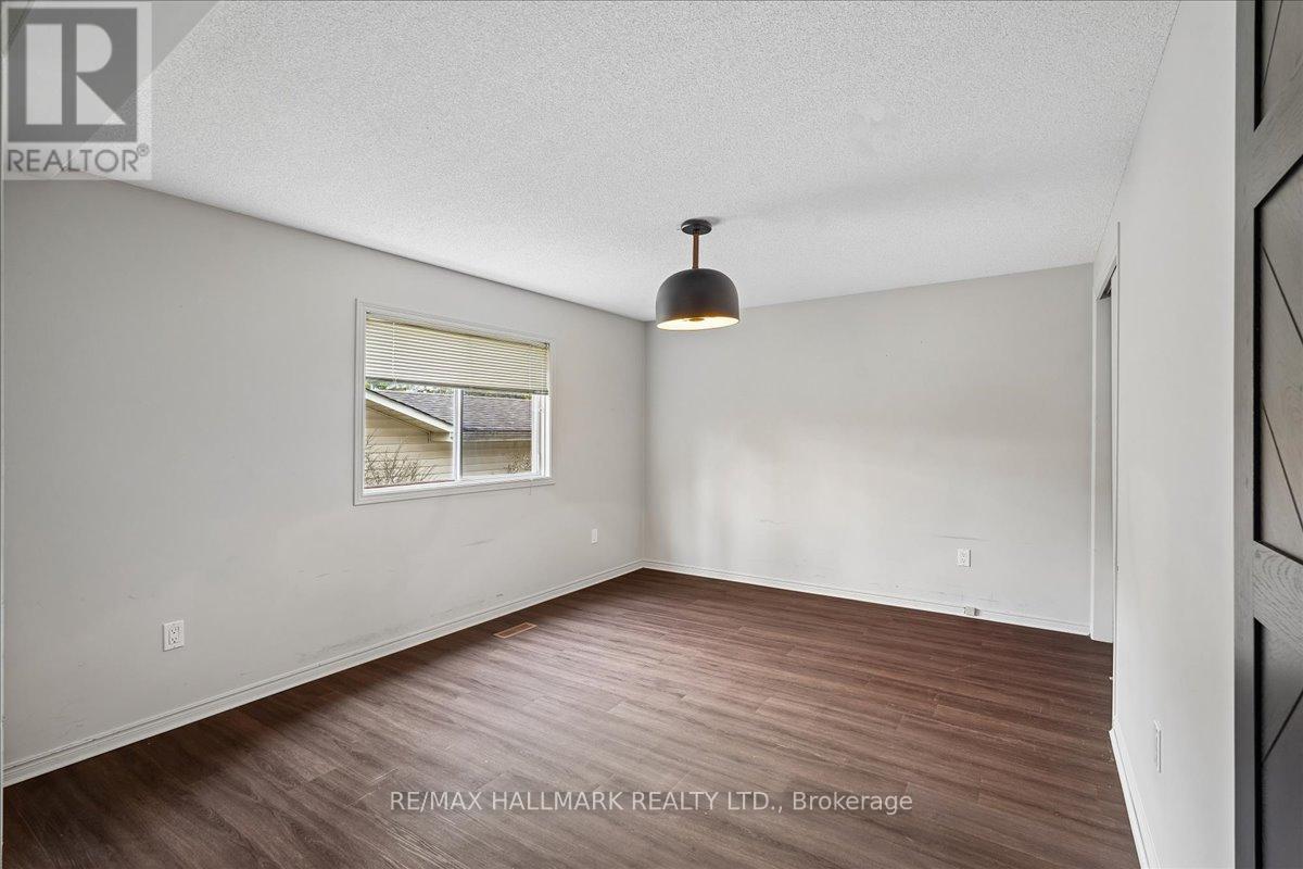 9 PINETREE COURT - 20