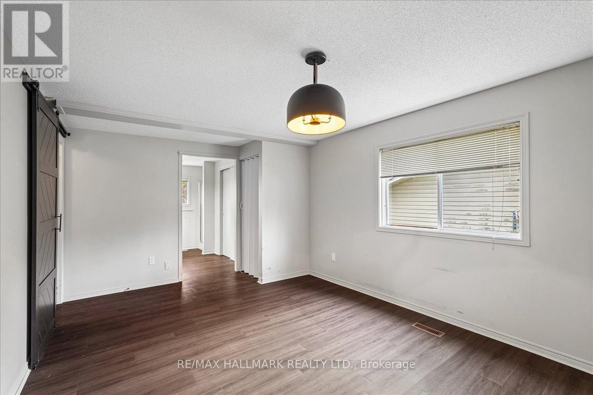 9 PINETREE COURT - 21