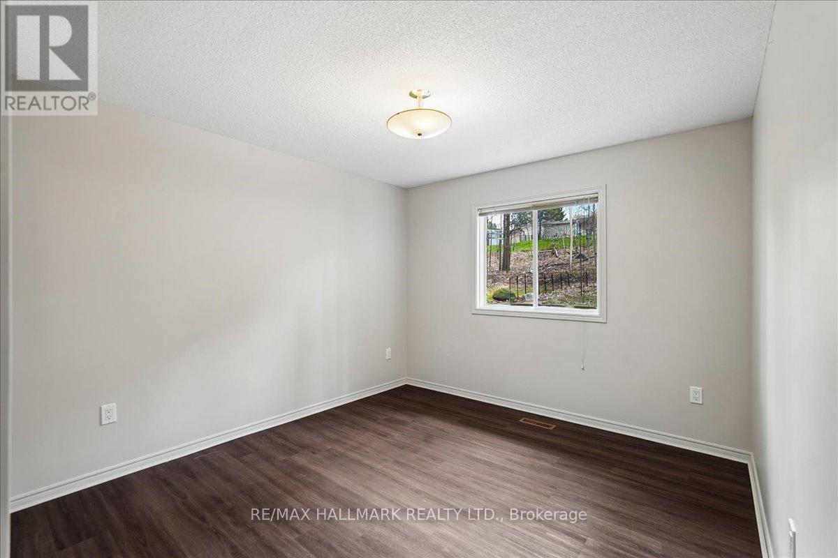 9 PINETREE COURT - 24