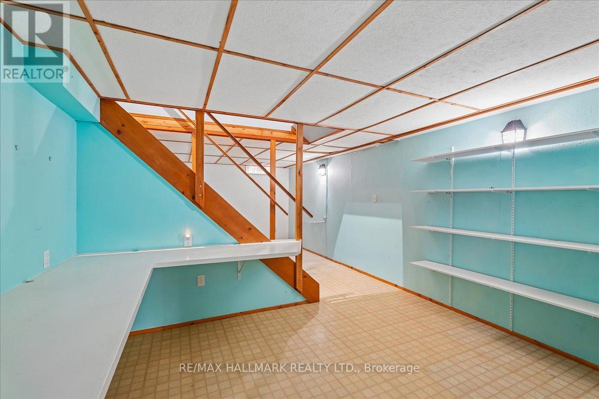 9 PINETREE COURT - 27