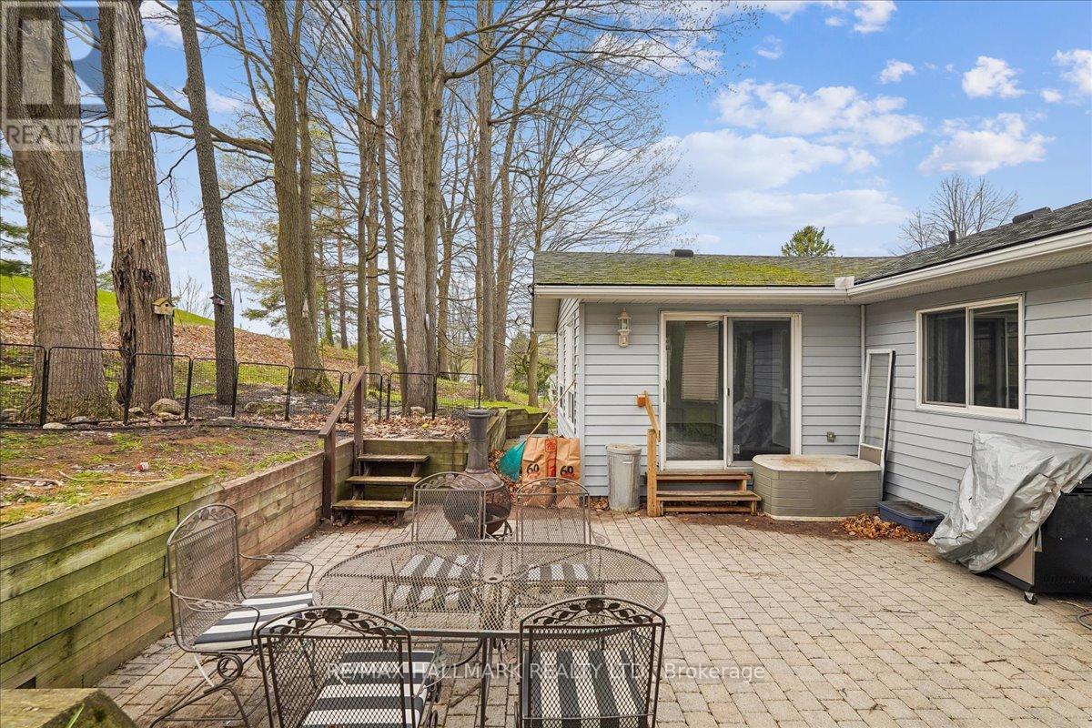 9 PINETREE COURT - 33