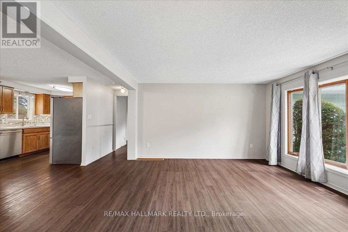 9 PINETREE COURT - 8