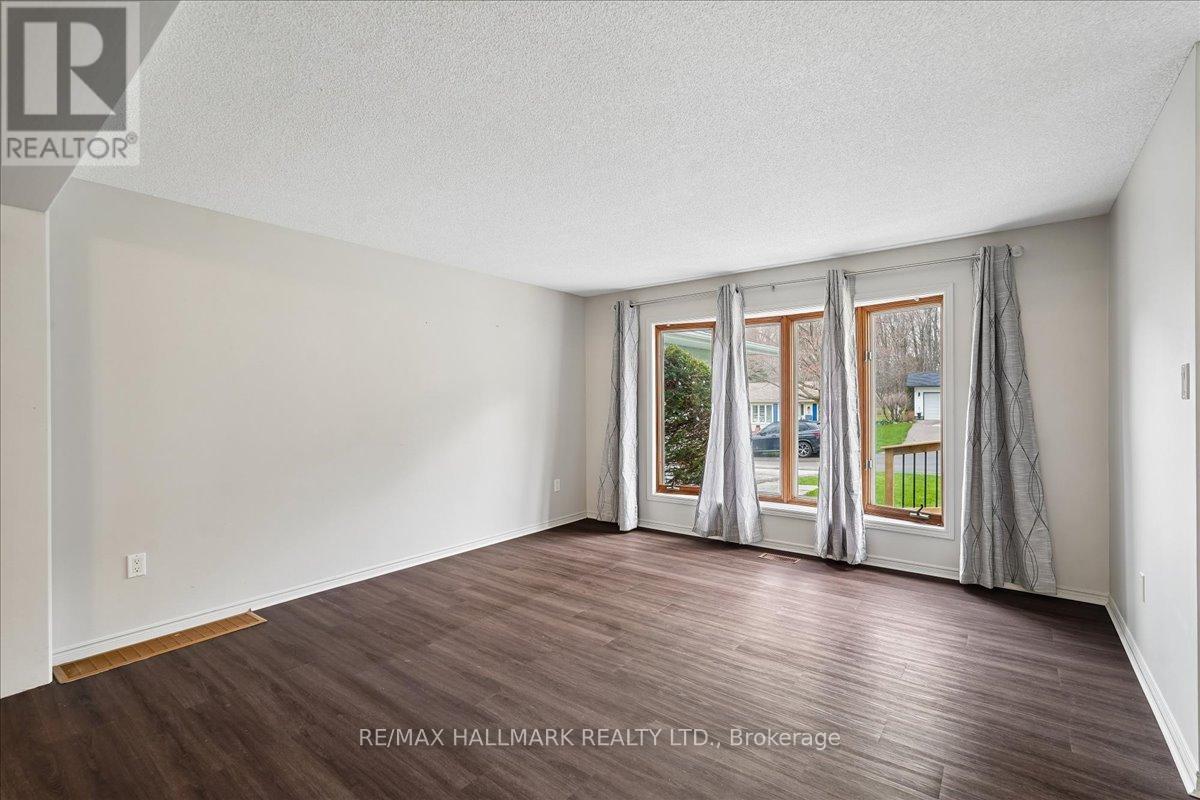 9 PINETREE COURT - 9
